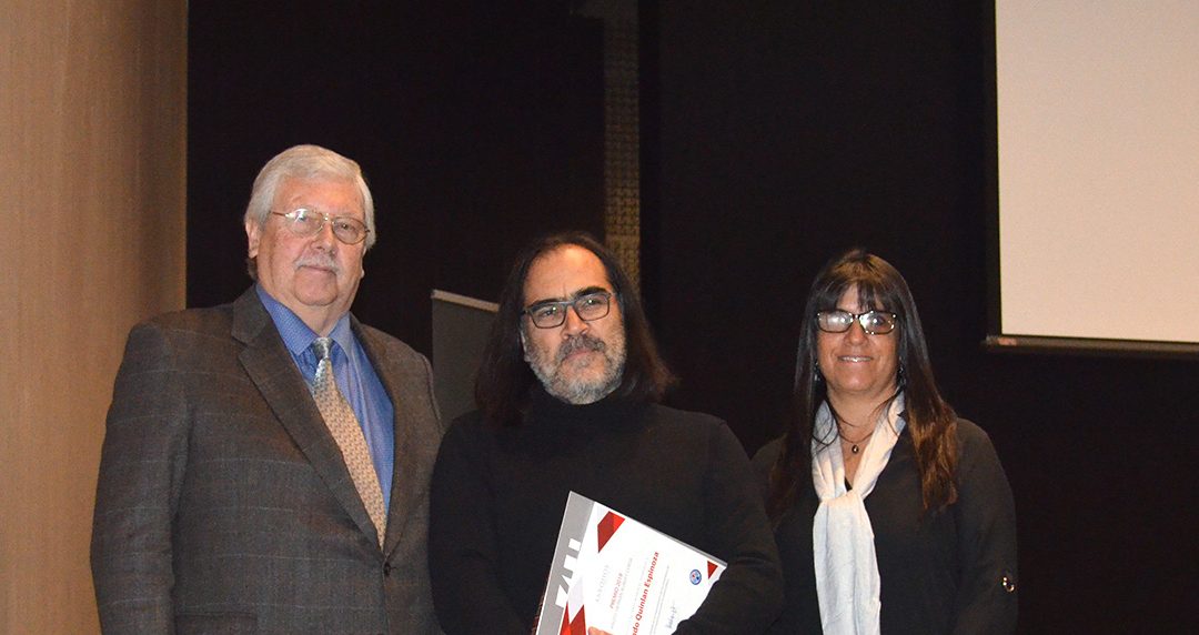 Socio y fundador de AARQHOS recibió premio Hernán Aubert Cerda